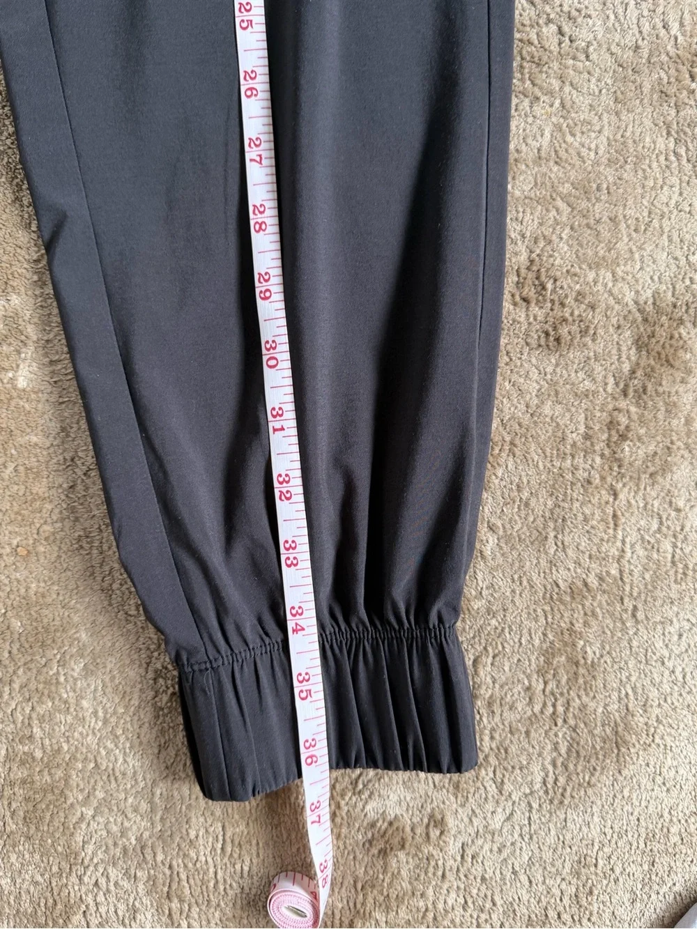 Vuori Black Elastic-Waist Joggers - Picture 5 of 11